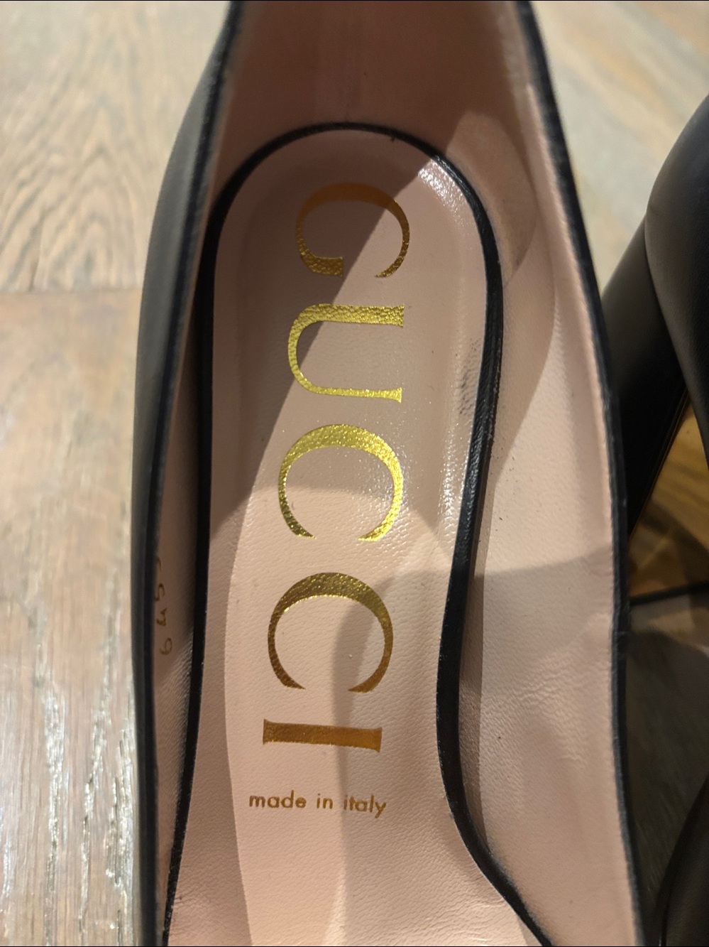 Gucci Women's Black Leather Horsebit Pumps 36 - Picture 2 of 8